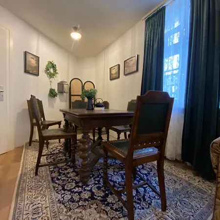 Schloss - Mit Privatgarten, Fellnasen Willkommen! Daire *