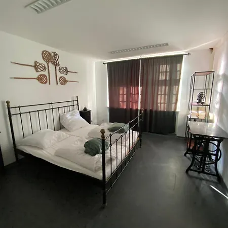 Schloss - Mit Privatgarten, Fellnasen Willkommen! * Nidda