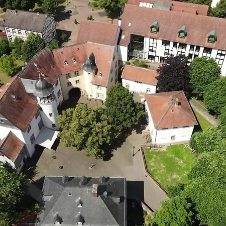Apartment Schloss - Mit Privatgarten, Fellnasen Willkommen!