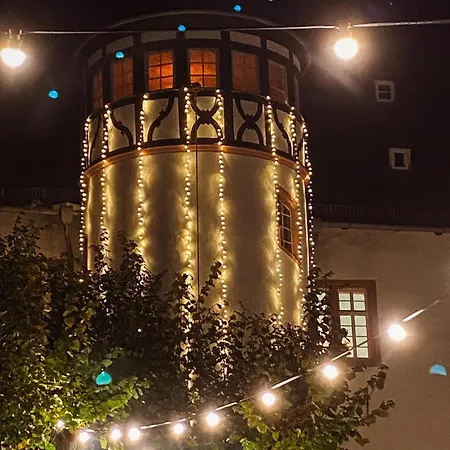 Schloss - Mit Privatgarten, Fellnasen Willkommen! Daire *