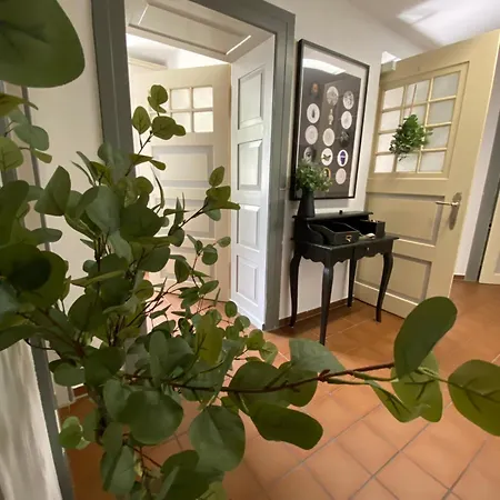 Schloss - Mit Privatgarten, Fellnasen Willkommen! Nidda