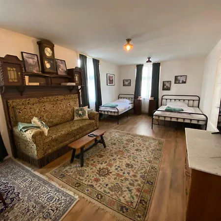 Schloss - Mit Privatgarten, Fellnasen Willkommen! * Nidda