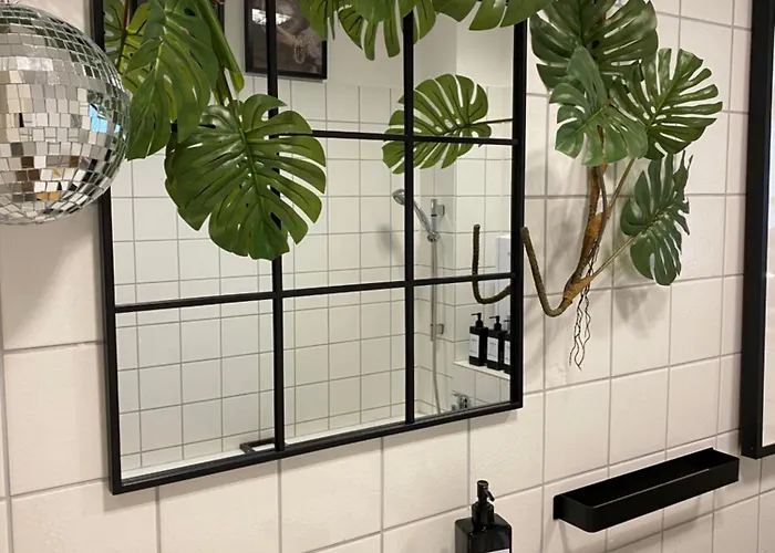 Schloss - Mit Privatgarten, Fellnasen Willkommen!